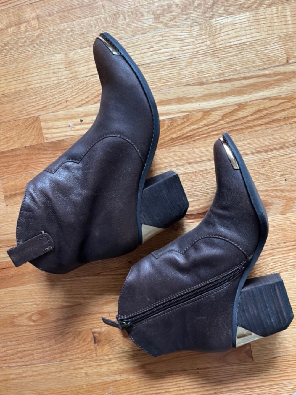 Guess Brown Western Booties Gold Toe Cap 2.5" Block Heel Size 8 M